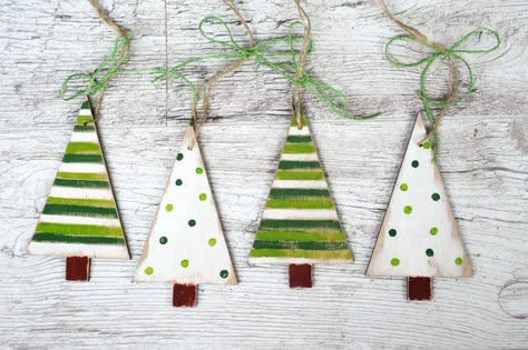 Christmas Pottery, Clay Christmas Decorations, Christmas Ornaments Handmade, Pottery Christmas, Ceramic Christmas Decorations, Rustic Christmas Ornaments, Clay Christmas, Wooden Christmas Ornaments, Wooden Tree