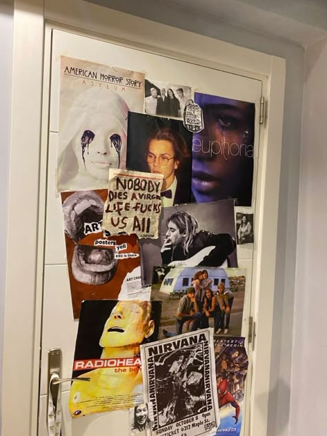 Pictures On Door Bedrooms, Posters For Room Aesthetic 90s, Messy Poster Wall, Room Door Aesthetic Ideas, Aesthetic Bedroom Door Decor, Grunge Door Decor, Aesthetic Door Decorations Bedroom, Posters On Closet Door, Bedroom Door Ideas Aesthetic