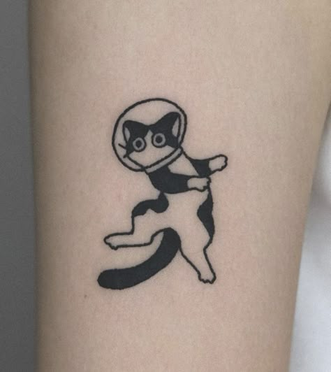 Black And White Cat Tattoo, Tuxedo Cat Tattoo, Small Cat Tattoos, Silly Tattoos, Funky Tattoos, Sharpie Tattoos, Tattoo Instagram, Doodle Tattoo, Cute Tiny Tattoos