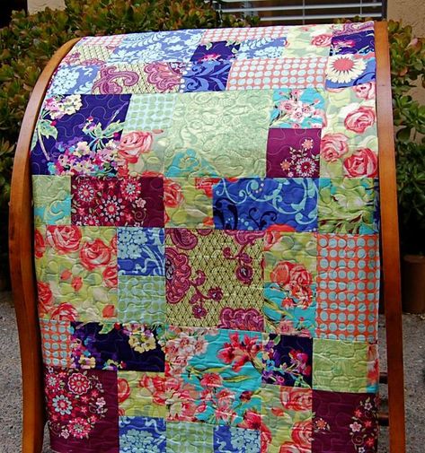 Amy Butler Quilt, Love Quilt Pattern, Love Quilt, Amy Butler Fabric, Charm Pack Quilts, Big Block Quilts, Kaffe Fassett Quilts, Boho Quilt, Quick Quilt