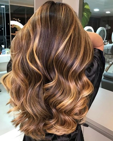 Blonde Chocolate Hair, Color Trends For 2023, Golden Highlights Brown Hair, Dimensional Hair, Future Hairstyles, Hairstyle Girl, Beige Hair, Icy Blonde Hair, Golden Highlights