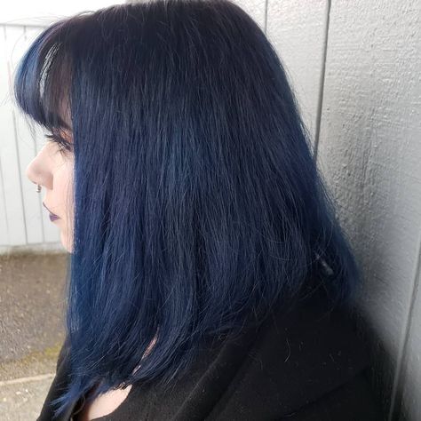 Blue Hair No Bleach, Navy Blue Hair Aesthetic, Navy Hair Color, Midnight Blue Hair, Blue Hair Aesthetic, Navy Blue Hair, Navy Hair, Global Hair, Dark Blue Hair