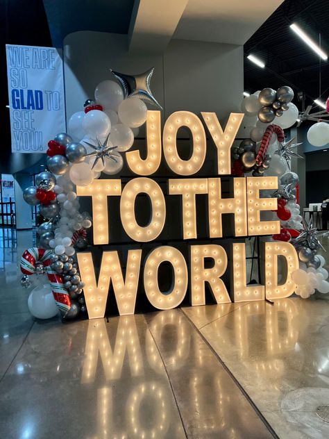 Modern Christmas Backdrop, Christmas Marquee, Giant Christmas Decorations, Church Christmas Decorations Lobby, Christmas Event, Amazing Christmas Trees, Balloon Lights, Christmas Memes, Light Up Letters