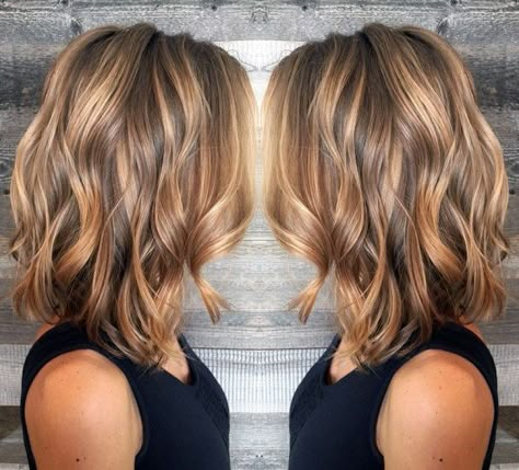 Brunette Lob, Brown Hair With Highlights And Lowlights, Balayage Lob, Wavy Lob, Short Hair Balayage, Short Hair Color, Brown Blonde Hair, Hair And Beauty, Brown Hair With Highlights