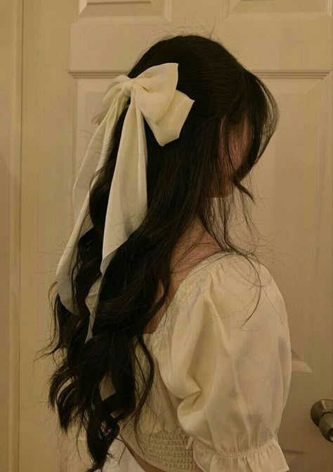 Aesthetic Hair Down Hairstyles, Wavy Hair With Bow, Bows In Hair Aesthetic, Braid Hairstyles Aesthetic, Curled Hair With Bow, Elsie Core, Enchanted Hairstyles, France Hairstyles, Senior Photo Hairstyles