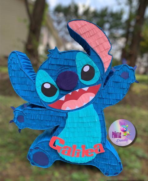 Lilo & Stitch Lilo And Stitch Cake, Stitch Cake, 1st Birthday Party For Girls, Horse Birthday Parties, Piñata Ideas, Lilo And Stitch Drawings, Disney Birthday Party, Diy Pinata, Lilo Y Stitch