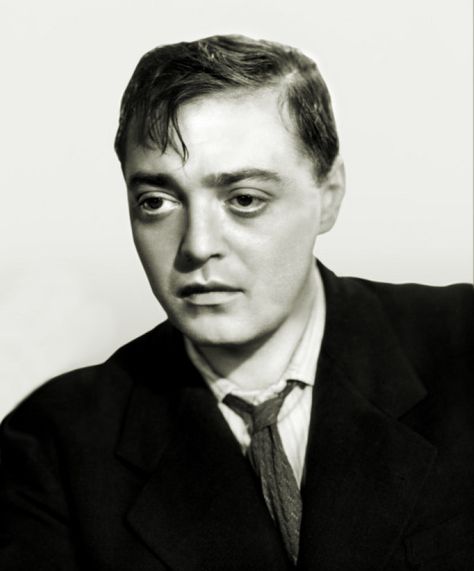 The sometimes very strange beauty of Peter Lorre. Prince Georges, Peter Lorre, Old Film Stars, Austria Hungary, Scary Face, Duggar Family, Black And White Stars, Dark Arts, Classic Movie Stars