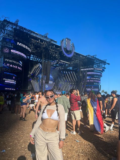 Suenos Festival Outfits 2024, Rave Outfit Ideas Hard Summer, Ultra Festival Outfit Ideas, Sueños Festival Outfit Ideas, Latino Festival Outfit, Latin Music Festival Outfit, Electric Festival Outfit, Lollapalooza Outfit Ideas 2024, Music Festival Outfit Ideas Plus Size