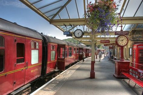 British Railway Stations, Train Village, Journaling Collage, Train Posters, Old Train Station, Steam Engine Trains, Yorkshire Uk, Indian Railways, Old Trains