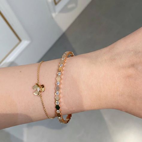 Bee My Love Bracelet, Chaumet Bracelet, Tiffany And Co Bracelet, Gold Bracelet Simple, Bracelet With Diamonds, Van Cleef And Arpels Jewelry, Pure Gold Jewellery, Bvlgari Jewelry, Wrist Accessories