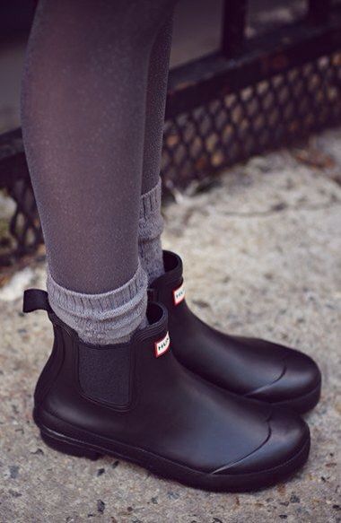 @xoxohannahread Timberland Chelsea, Hunter Chelsea, Rain Boot Outfit, Hunter Boots Outfit, Winter Outfits 2020, How To Have Style, Hunter Boot, Rain Boots Women, Short Rain Boots