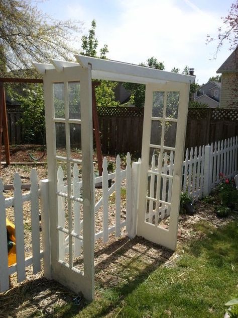 11 Gorgeous Garden Arbors Made From Old Doors – Page 2 – Off Grid World Door Arbor, Old French Doors, Diy French Country Decor, French Country Rug, Garden Arbor, Backyard Retreat, Old Door, Old Doors, French Country House