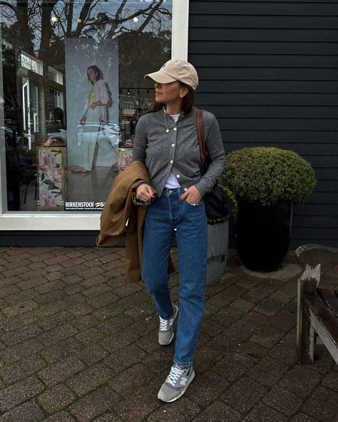 dark gray cardigan style | JESSI CAPARELLA Gray Cardigan Outfit, Blundstone Outfit, Outfits With Grey Cardigan, Granola Girl Outfits, Casual Oufits, Brown Gingham, Cardigan Outfit, Europe Outfits, Cardigan Style