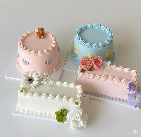 Pastel Rectangular, Small Birthday Cakes, Rectangle Cake, Vintage Birthday Cakes, Birthday Cake Decorating Ideas, Stunning Cakes, Elegant Birthday Cakes, Mini Cakes Birthday, Creative Cake Decorating