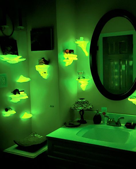 Glow In The Dark Room Ideas, Glow In The Dark Room, Mushroom Shelves, Neon Bathroom, Glowing Mushrooms, Dark Room, Dream House Decor, Make Design, Room Themes