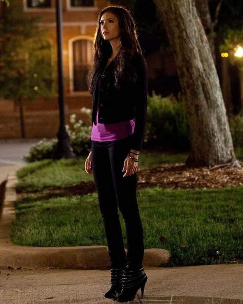 Katherine Pierce Outfits, Elena Gilbert Style, Nina Dobrev Style, Vampire Diaries Outfits, Katerina Petrova, Movie Inspired Outfits, Tv Show Outfits, Katherine Pierce, Cute Lazy Day Outfits