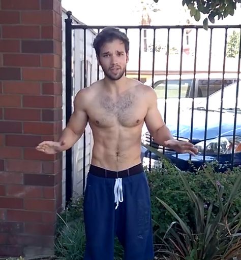 Nathan Kress (Freddy from iCarly) WHEN DID HE GET HOT?! Freddy From Icarly, Mens Tux, Freddie Benson, Nathan Kress, Icarly, Hello Gorgeous, Cute Actors, Hollywood Actor, Famous Celebrities