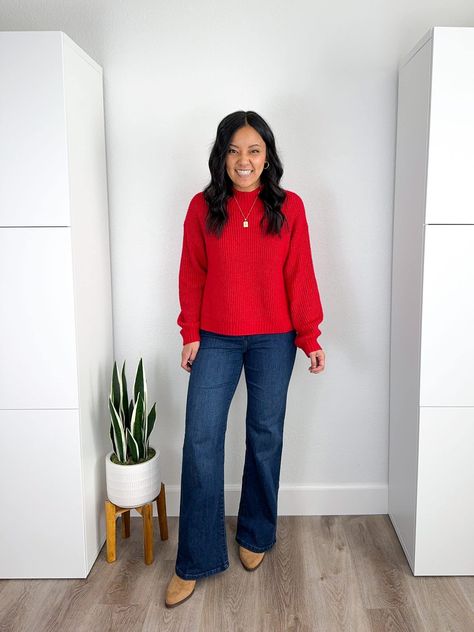 red sweater + flare jeans + tan booties + gold jewelry Christmas Jeans Outfit, Red Sweater Outfit Winter, Casual Holiday Outfits Christmas, Gold Shoes Outfit, Red Sweater Outfit, Sweater And Jeans Outfit, Casual Holiday Outfits, Flare Jeans Outfit, Dressy Jeans