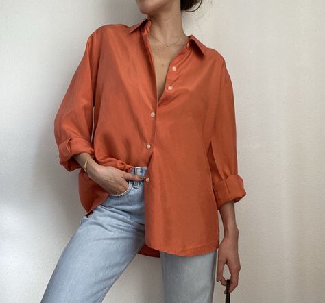 Orange Button Down Shirt Outfit, Orange Button Up Shirt Outfit, Button Down Shirt Outfit, Button Up Shirt Outfit, Dusty Orange, Oufits Casual, Blouse Style, Street Styles, Blouse Styles