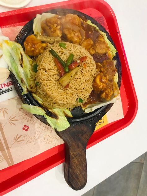 Sizzle rice and chili chicken in #south city mall #kolkata #food South City Mall Kolkata, Chines Food, Kolkata Food, Chili Chicken, Chicken Chili, Kolkata, Red Curry, Insta Story, Thai Red Curry