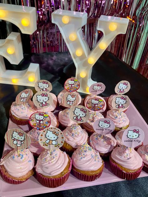 Hello kitty 
Cake 
Cumpleaños hello kitty 23 Birthday Decorations, 23rd Birthday Decorations, 23 Birthday, Bday Party Theme, 23rd Birthday, Hello Kitty Birthday, Party Inspo, Birthday Treats, 15th Birthday