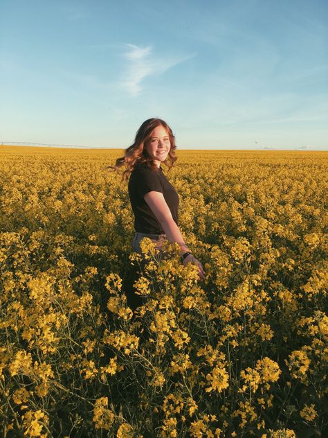 Mustard Field Photoshoot, Mustard Garden, Mustard Field, Self Portrait Poses, Portrait Photos, Outdoor Photoshoot, Mustard Color, Portrait Poses, How To Pose