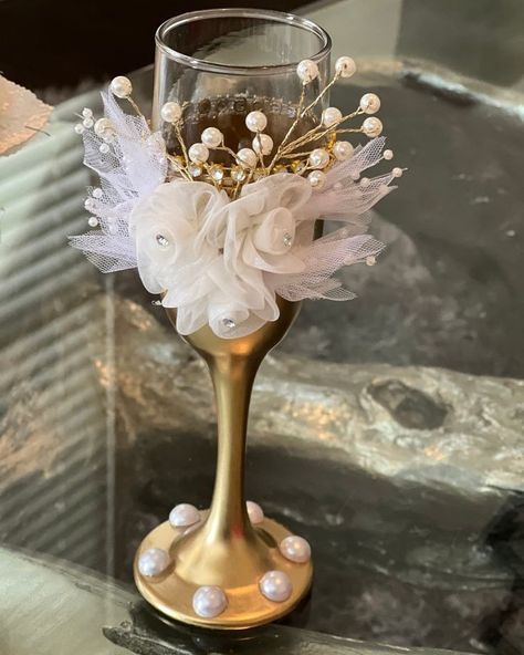 Wedding Essentials, couple glass #creative #foryoupageシforyou #views1m #views #follow #artist #foryoupageシ #tayyabartist #viral #artisticdenoftayyaba #reel #reelkarofeelkaro Dodh Pilai Glass Ideas, Dood Pilai Glass Ideas, Diy Wedding Wine Glasses, Doodh Pilai Glass Ideas Pakistani, Doodh Pilai Glass Ideas, Doodh Pilai Glass Ideas Diy, Wine Glasses For Wedding, Bride And Groom Wine Glasses, Doodh Pilai