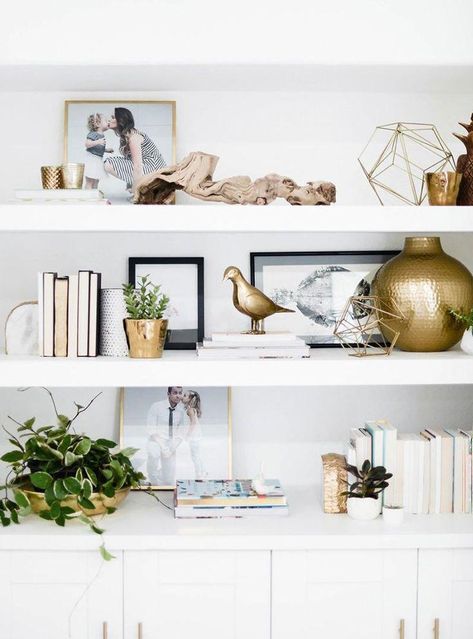 how to style bookcase, how to style open shelves, open shelf decor ideas in modern coasta living room or open shelves in modern home office with gold accents #ikealivingroom Open Shelf Decor Ideas, Open Shelf Decor, Style Open Shelves, Shelf Decor Ideas, Styling Bookshelves, Style Bookcase, Regal Design, Living Room Shelves, Room Shelves