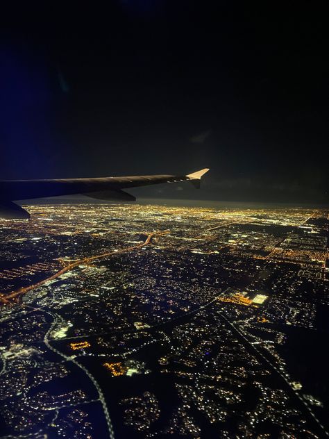 Travel Night Aesthetic, Airplane Aesthetic Night, Nighttime Wallpaper, Airport Aesthetics, Nighttime City, Nighttime Aesthetic, Holly Humberstone, Airplane Aesthetic, Plane Aesthetic