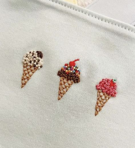 Embroidered Ice Cream, Aperol Spritz Bead Embroidery, Embroidery Cartoon Characters, Funky Embroidery Designs, Embrodiary Design Easy, Embroidery Inspiration Simple, Coraline Embroidery, Small Embroidery Ideas, Cute Embroidery Ideas