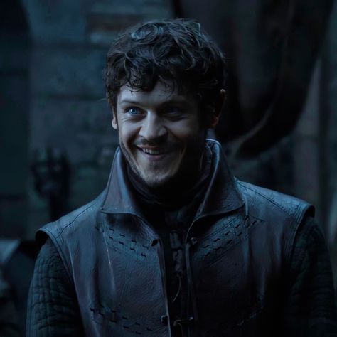 Ramsey Game Of Thrones, Bolton Game Of Thrones, Ramsey Bolton, Game Of Thrones Outfits, Iwan Rheon, Ramsay Bolton, Dark Love, Iron Throne, Brooklyn Baby