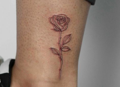 3d Rose Tattoo, Rose Tattoo Placement, Best 3d Tattoos, Tatoo 3d, Rose Tattoo Ideas, Small Chest Tattoos, Rose Tattoos For Men, Blue Rose Tattoos, Hand And Finger Tattoos