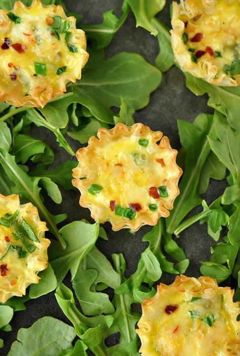 Mini Fillo Quiche Cups Phyllo Quiche, Mini Quiche Cups, Quiche Cups, Egg Cups Breakfast, Phyllo Cups, Breakfast Quiche, Breakfast Bites, Mini Quiche, Starters Recipes