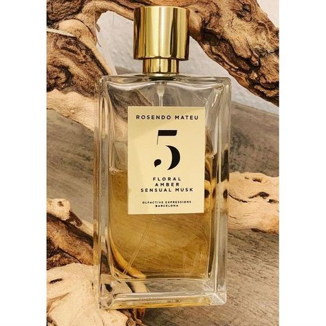 Promo code: SAVE5 , Rosendo Mateu No.5 Floral Amber Sensual Musk - Eau De Parfum 100ML Rosendo Mateu Nº 5 Floral, Amber, Sensual Musk by Rosendo Mateu Olfactive Expressions is a Oriental Floral fragrance for women and men. Rosendo Mateu No 5, Perfume Shop, Fragrances Perfume Woman, Perfume Collection Fragrance, Fragrance For Women, Perfume Brands, Signature Scent, Perfume Collection, Floral Fragrance