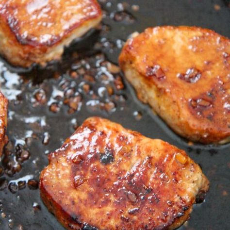 Pork Chop Recipes Honey Garlic, Soy Pork Chops, Air Fryer Recipes Pork Chops, Honey Soy Pork, Honey Garlic Soy Sauce, Gf Lunch, Skillet Pork Chop Recipes, Honey Pork Chops, Honey Garlic Pork