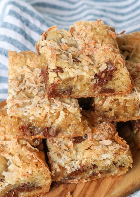 Coconut Cookie Bars, Chewy Blondies, Blondies Cookies, Coconut Cookie, Coconut Chocolate Chip Cookies, Chocolate Chip Blondies, Shortbread Bars, Coconut Desserts, Coconut Bars