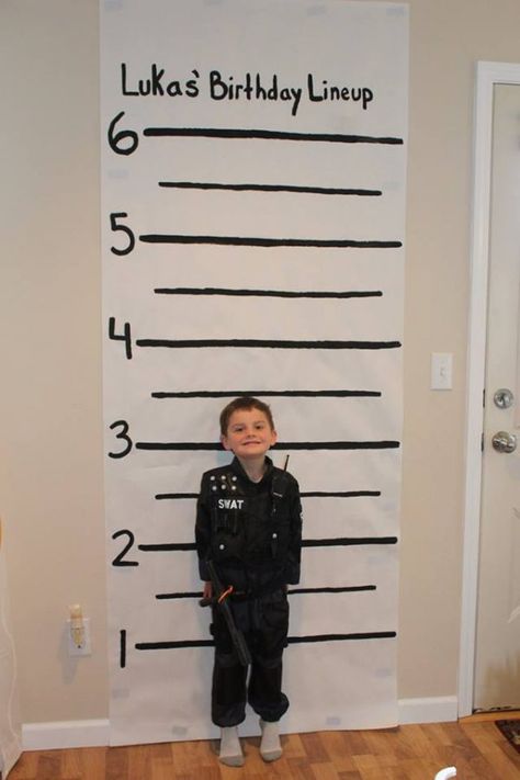 Jail Theme Party, Cops And Robbers Birthday Party, Policeman Birthday Party, Police Party Ideas, Police Officer Party, Geheimagenten Party, Car Pinata, Police Themed Birthday Party, Police Theme Party