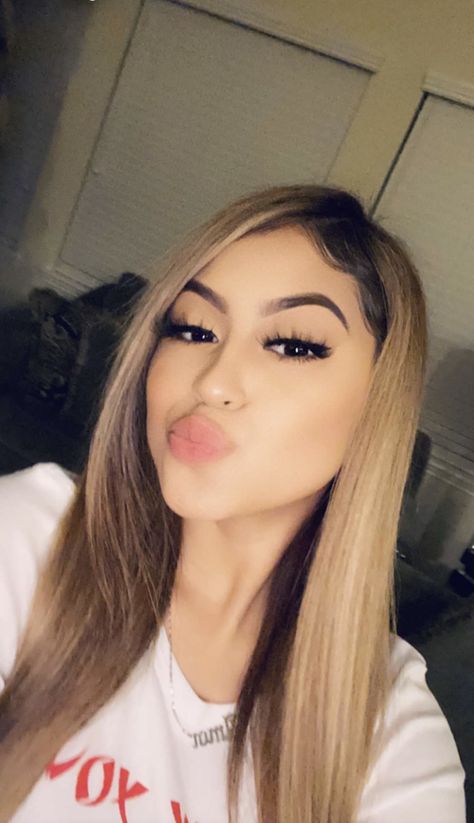 Desi Desiree Montoya Rares, Desi Montoya, Dessire Montoya, Desire Montoya, Desiree Montoya, Snapchat Pics, Blonde Hair Girl, Mexican Women, Blonde Hair Inspiration