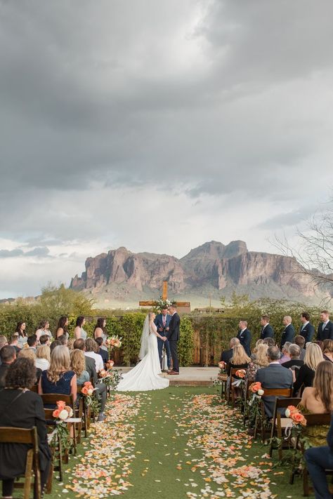 Wedding In Arizona, Arizona Wedding Venues, Wedding Expenses, Phoenix Wedding, Wedding Set Up, Sunset Wedding, Romantic Garden, Film Wedding, Ceremony Venue