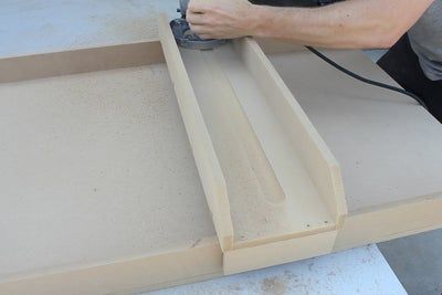 Diy Router Table, Woodworking Jig Plans, Jigsaw Projects, Router Sled, Diy Router, Woodworking Jigsaw, Router Tool, Woodwork Diy, Router Jig