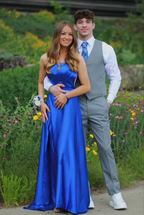 Royal Blue Prom Dress With Grey Suit, Royal Blue Couple Outfits, Royal Blue Prom Dress And Tux Grey Suits, Royal Blue Homecoming Couple, Grey Tux Prom, Royal Blue Homecoming Dress Couple, Royal Blue Hoco Couple, Royal Blue Prom Dress Couple, Blue Prom Dress Couple