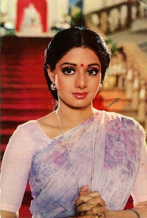 #Sridevi Sridevi Kapoor, Actress Style, Feminine Icons, Sri Devi, Bollywood Images, Bollywood Pictures, Vintage Saree, Indian Actors, Bollywood Posters