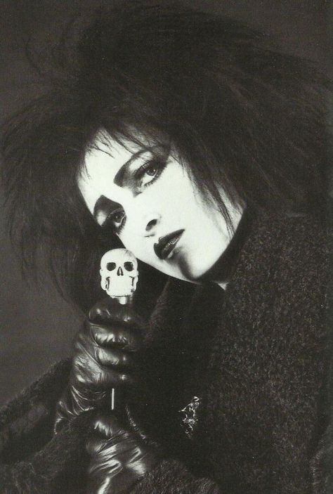 Traditional Goth, 80s Goth, Siouxsie Sioux, Goth Bands, Goth Music, Goth Subculture, Goth Makeup, Goth Art, Gothic Rock