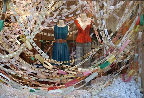 Anthropologie window displays 17 Anthropologie Window Display, Anthropologie Display, Winter Window Display, Anthropologie Store, Anthropologie Christmas, Holiday Window Display, Window Display Retail, Anthropologie Holiday, Store Window Displays