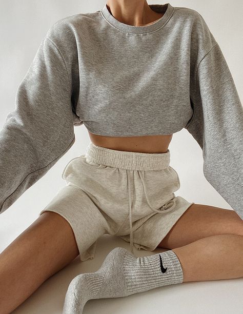 Grey Sweat Shorts Outfits Women, Sweat Shorts Outfit, Grey Shorts Outfit, Grey Sweat Shorts, Grey Sweats, Letter Embroidery, Brunch Outfit, Cozy Outfit, Sweat Shorts