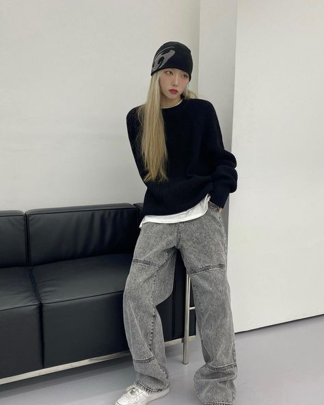 Korean Beanie Outfit, Beanie Outfit Korean, Masc Clothes Women, Beenie Outfit, Montreal Outfits, Tomboyish Outfits, Japan Outfits, Boyish Outfits, Beanie Outfit