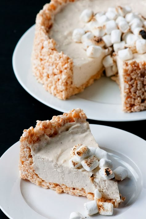 Smores Dessert, Recipes With Marshmallows, Bake Cheesecake, Marshmallow Creme, Dessert Dips, Oreo Dessert, Marshmallow Fluff, Toasted Marshmallow, Rice Krispie Treats