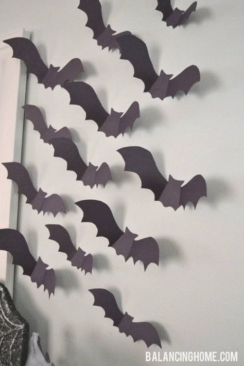 Halloween Dorm, Door Decorations College, Paper Bats, Dekorasi Halloween, Cheap Halloween Decorations, Paper Bat, Halloween Mantle, Adornos Halloween, Cheap Halloween