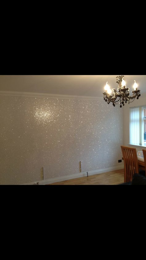 White Glitter Wall, Glitter Paint Bedroom, Glitter Accent Wall, Diy Mirrored Furniture, Pink Wallpaper Bedroom, Grey Wallpaper Bedroom, Glitter Bedroom, Cottage House Interior, Glitter Room