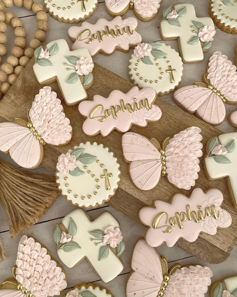 Andre Cookies (@andre.cookies) | Instagram profile First Communion Cookies, Communion Cookies, Christening Cookies, Baptism Decorations Girl, Floral Cookies, Baptism Party Decorations, Cross Cookies, Baptism Cookies, Baptism Decorations